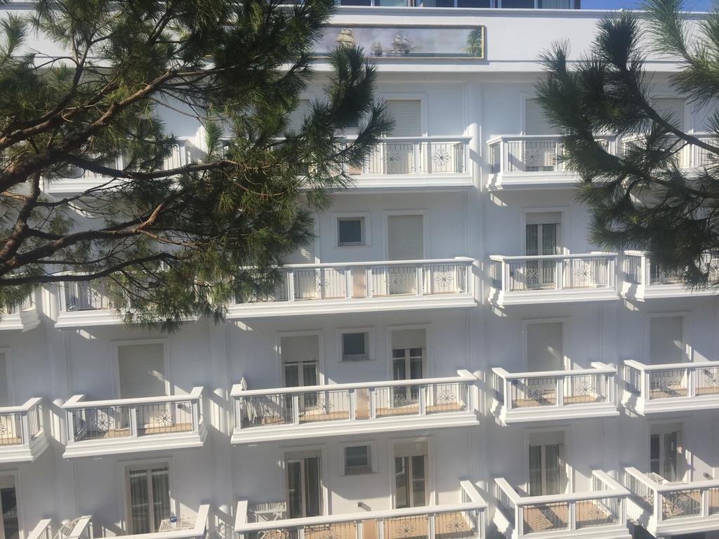 Hotel Residence Veliero Riccione Zewnętrze zdjęcie